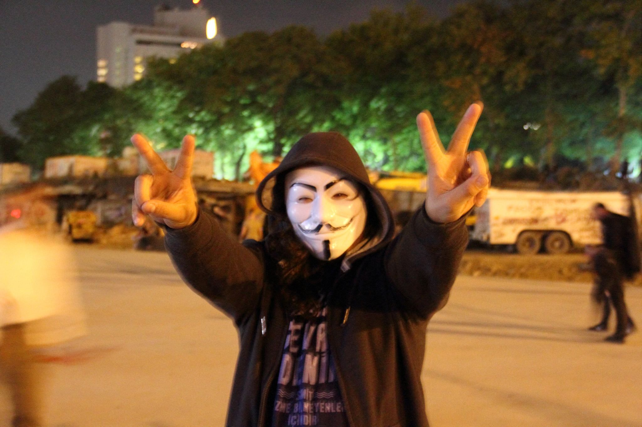 Taksim_Square_Guy_Fawkes_mask,_4_June_2013-for-web2